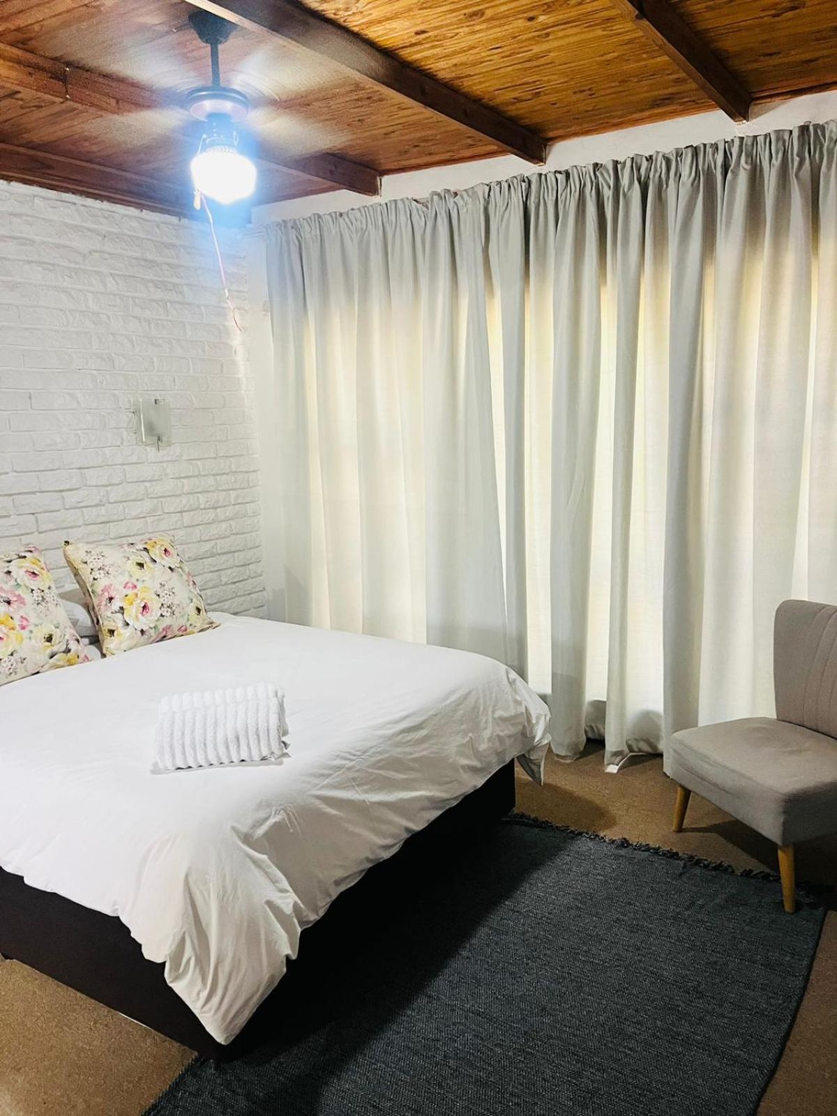 The Hart House Bed & Breakfast Hartbeespoort Exterior foto